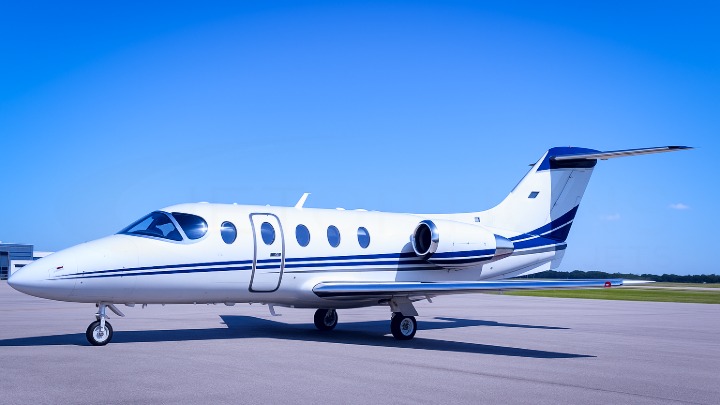 Hawker 400XP Jet Exterior
