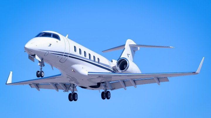 Challenger 350 Jet Exterior